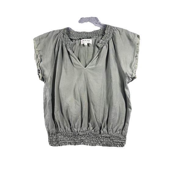 cloth & stone Tops - Anthropologie Cloth & Stone‎ Effie Smocked Blouse Top Green Women's Size Médium